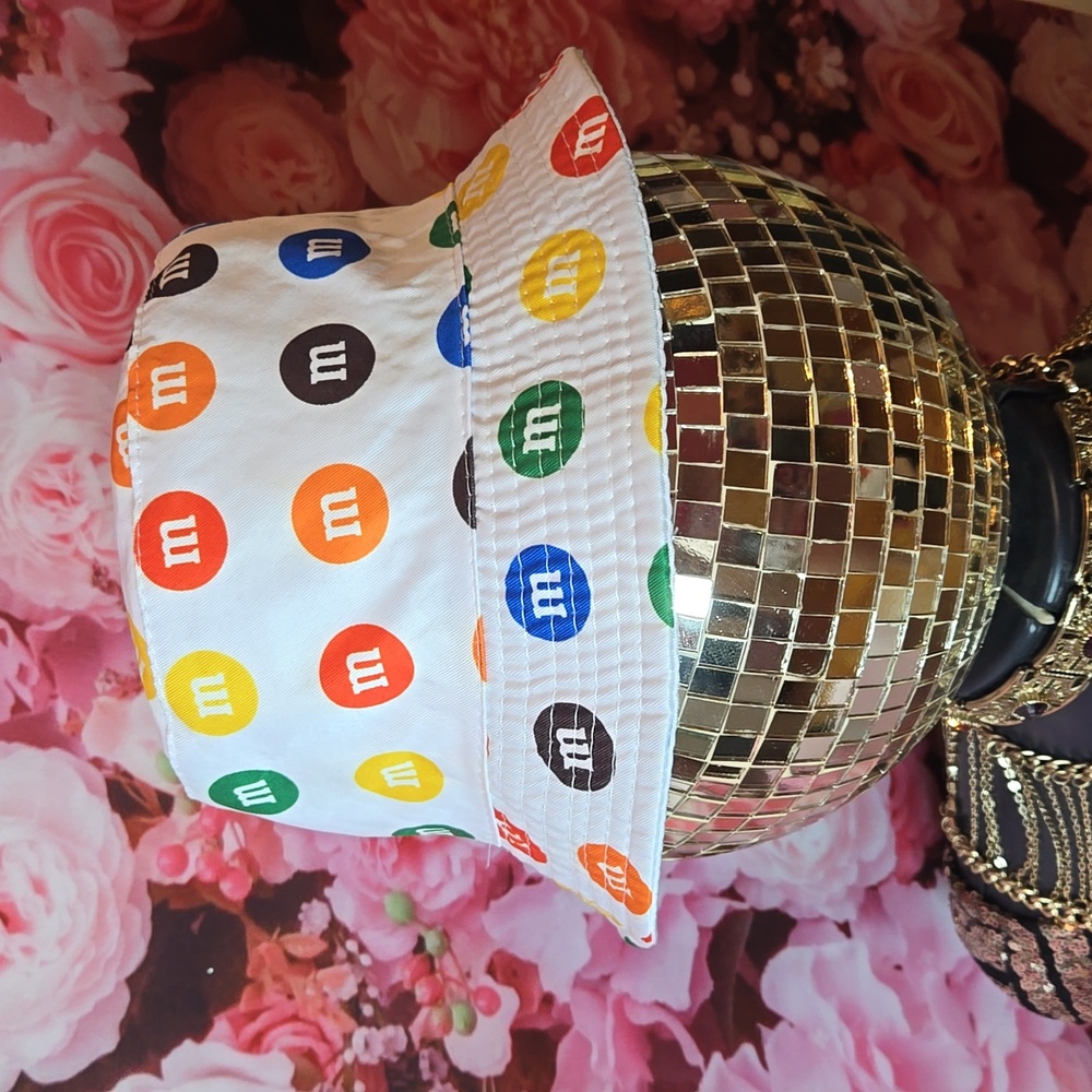 M&M's Sweet Tour Reversible Bucket Hat white/rainbow NEW